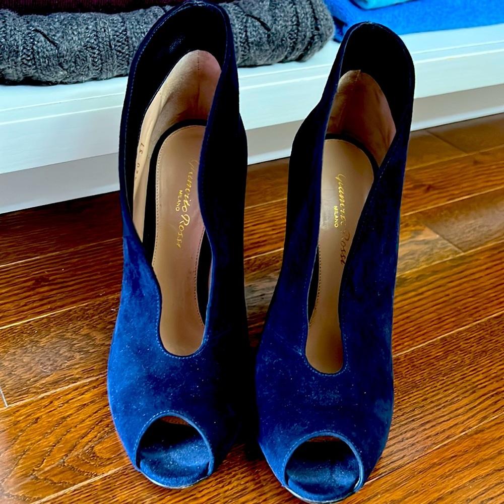 Worn one gianvito Rossi heels